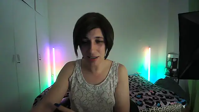 HoneyValentine online show from June 6, 7:42 pm