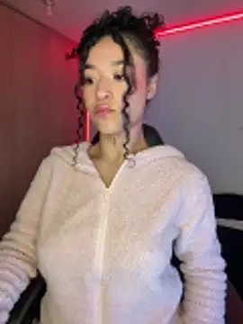 crystal dlun online show from March 21, 4:12 pm