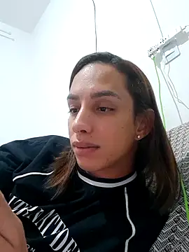 ofjuliaa online show from February 16, 5:40 am