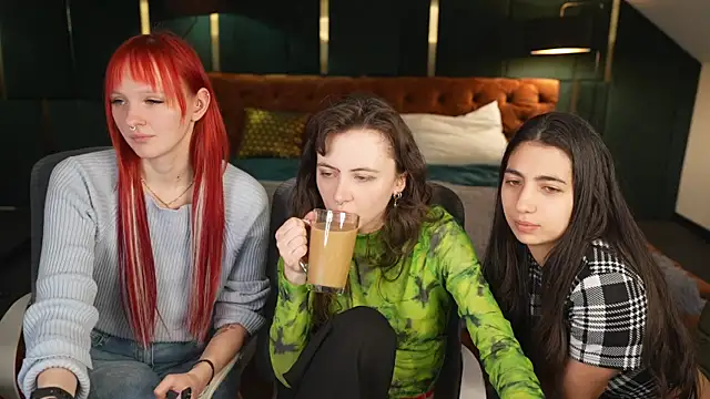 Orly flame online show from April 14, 2:39 pm