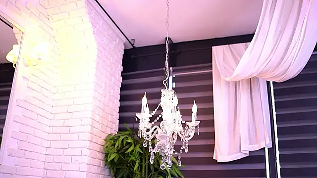 ItsIvyLicious online show from February 11, 6:37 am