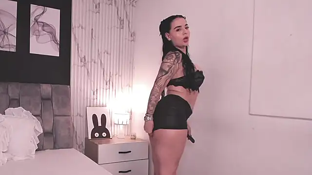 emmy danielss online show from January 12, 11:59 am