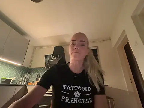 missconly online show from March 4, 12:39 am