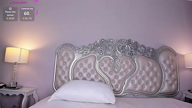 KatheOlson online show from April 11, 8:12 pm