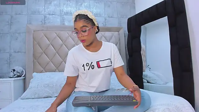 LilyPrice online show from January 9, 8:57 pm