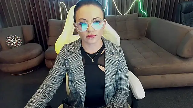 Dafni Monn online show from September 19, 5:39 am