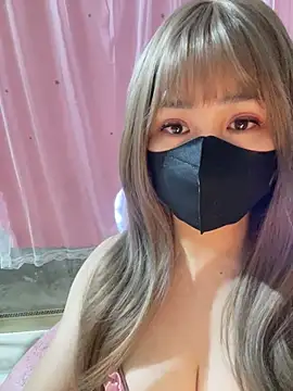 -Violet-t online show from April 18, 1:24 pm