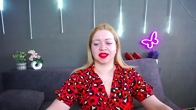 OliviaVerr online show from May 1, 12:19 pm