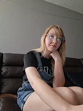 BunnySnowFlake online show from May 13, 6:13 pm