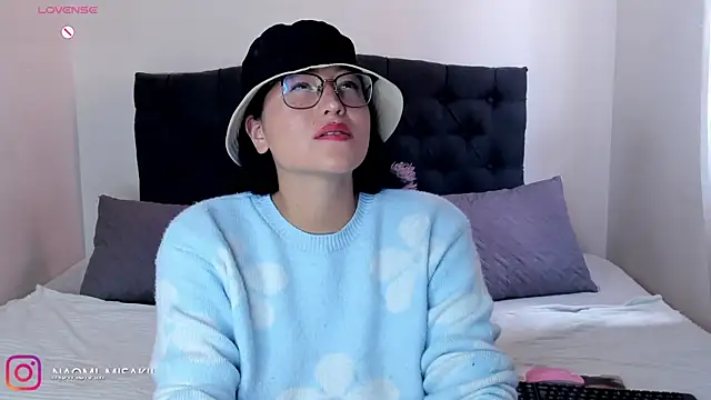 Mia Charlotte2 online show from January 10, 4:44 pm