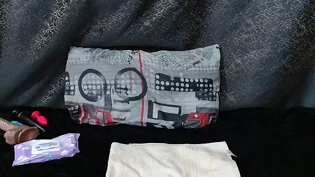 Amanda April online show from April 3, 8:40 pm