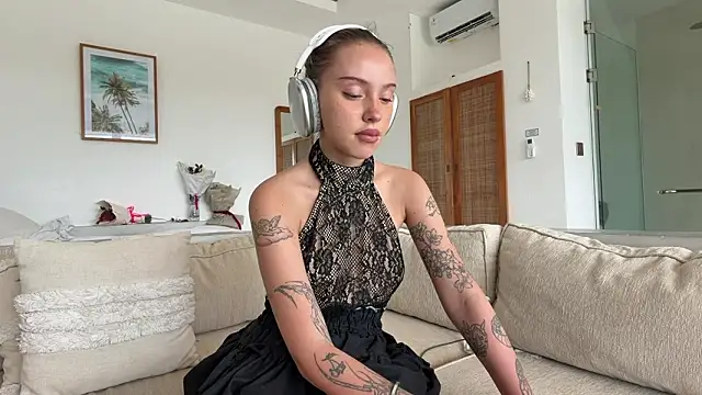 MartinaDeoliveira online show from February 21, 6:36 am