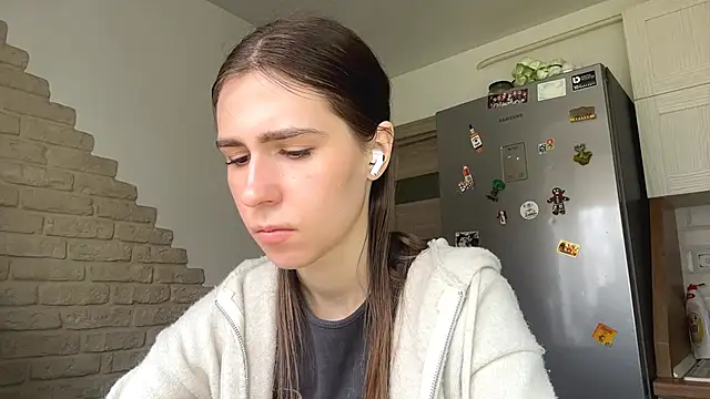 ElsieKuhlmann online show from April 11, 7:45 am