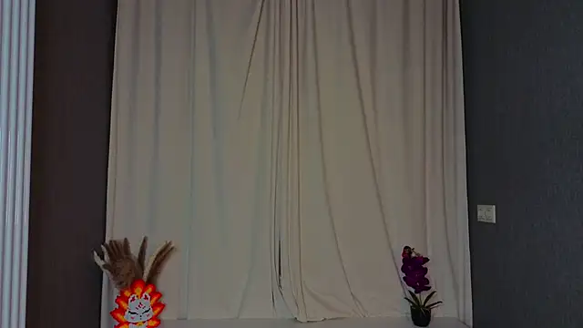 mymonique online show from March 6, 8:15 pm