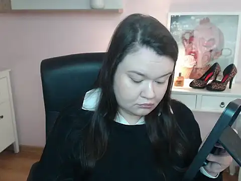 HollyDanceSoul online show from February 13, 5:42 am