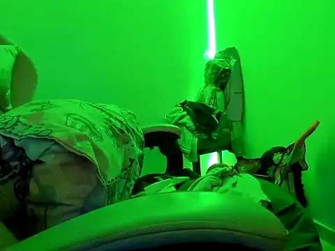 jenniferbodys online show from February 14, 2:13 am