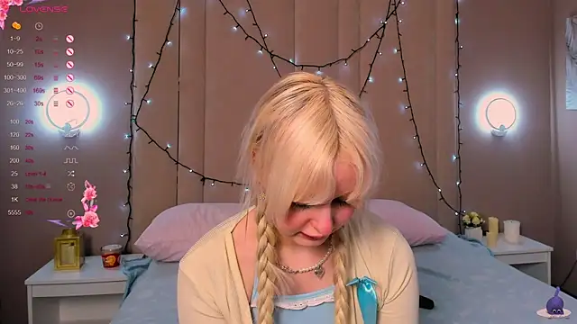 AdeleSilvy online show from April 15, 1:50 am