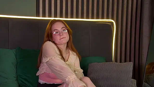 AmyRoy online show from January 19, 4:36 pm