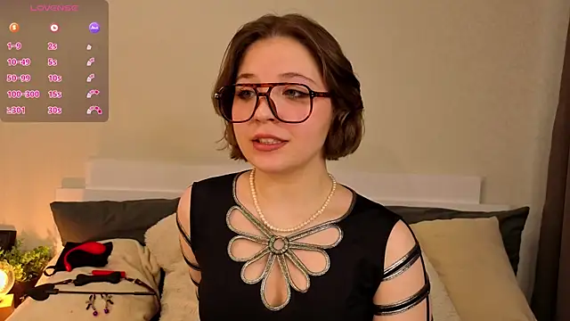 Next2Marie online show from April 1, 4:13 am