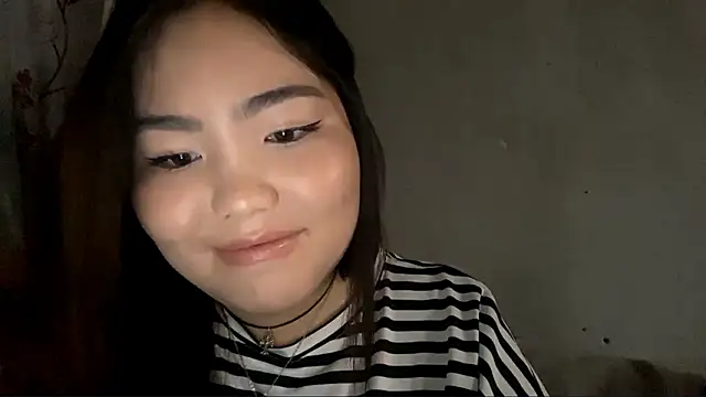 MollyAsian online show from January 16, 8:32 am