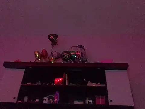 racheldepp  online show from May 22, 3:04 am