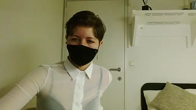 Alexxa XX online show from February 18, 3:00 pm