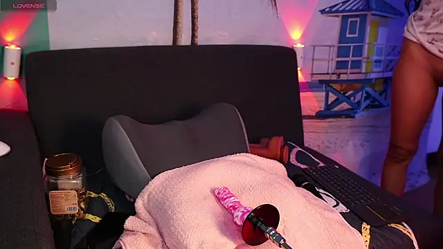 25sweetlilbunny online show from February 25, 4:22 am