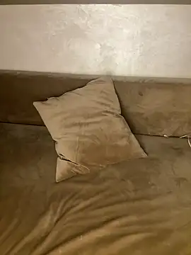 lily bitch online show from February 6, 8:45 pm