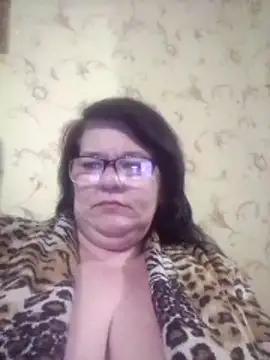 NysiOlsen online show from April 8, 5:37 pm