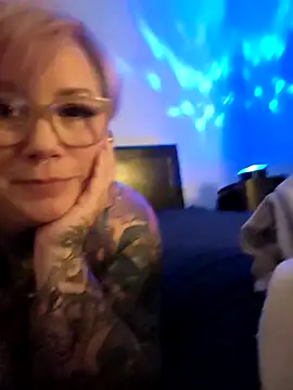 inkedupgirlxo online show from January 16, 3:46 am