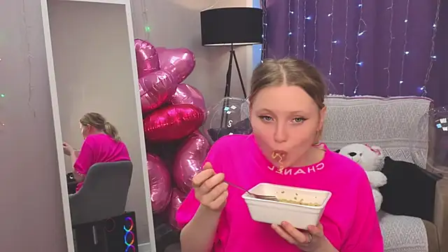 Sweet M1la online show from February 14, 11:56 am