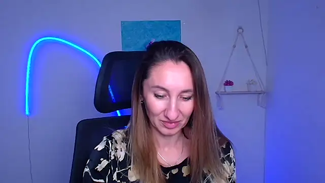 Diana Sweeet  online show from February 3, 1:05 pm