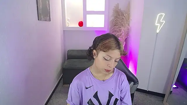 melodyy as online show from February 20, 1:23 pm