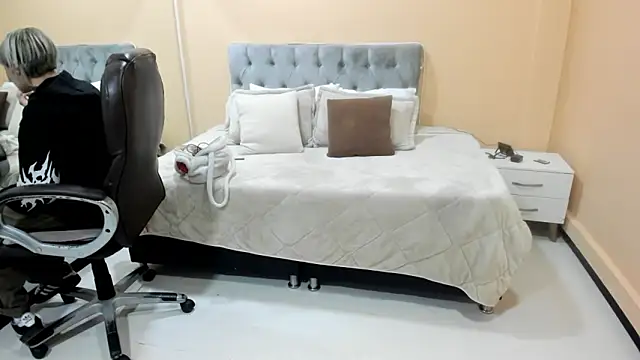 Bela Craxkerr online show from March 15, 11:56 am