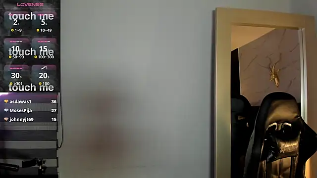 KomiCatt online show from February 23, 6:18 pm