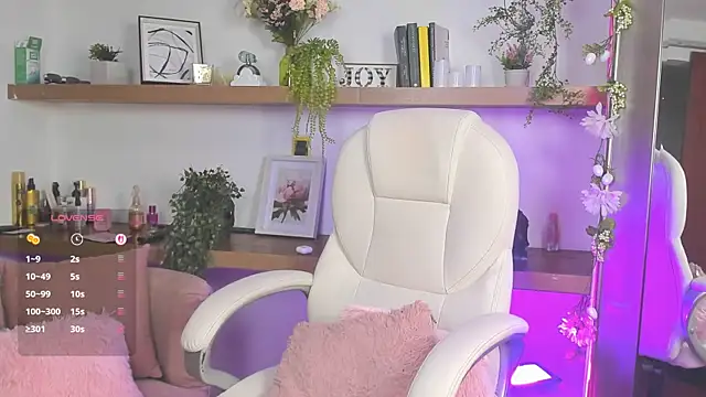  Lorraine v online show from April 23, 8:33 pm