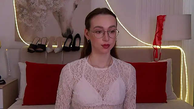 Emily Simon online show from March 12, 5:32 am