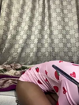 NaughtyShawdy online show from April 19, 8:33 pm