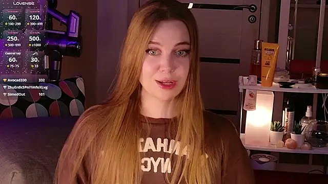 bratwifelina online show from April 18, 7:58 pm