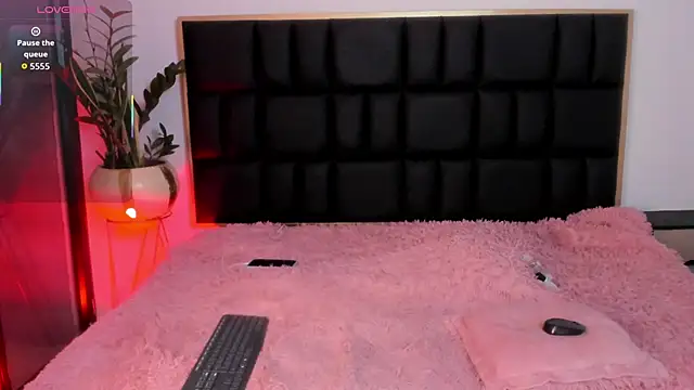 Emma collins01 online show from February 22, 3:29 am