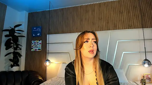 Xara Shadow online show from March 27, 11:38 pm