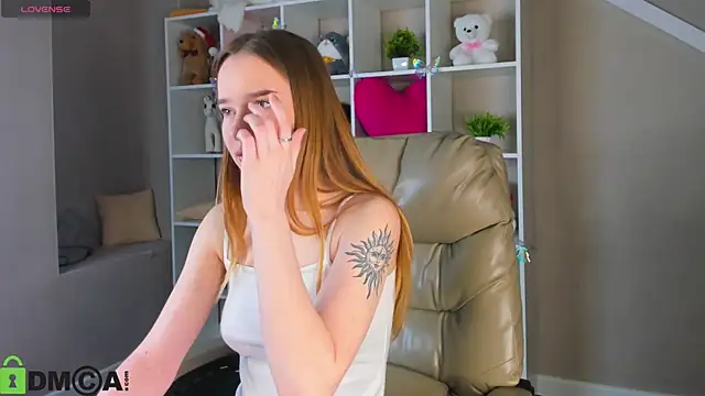 Nicole Vasquez online show from March 16, 1:19 am