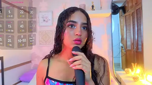 Emma Thompssonn online show from April 17, 1:02 pm