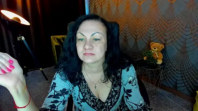 IrissMoon online show from June 3, 6:14 am