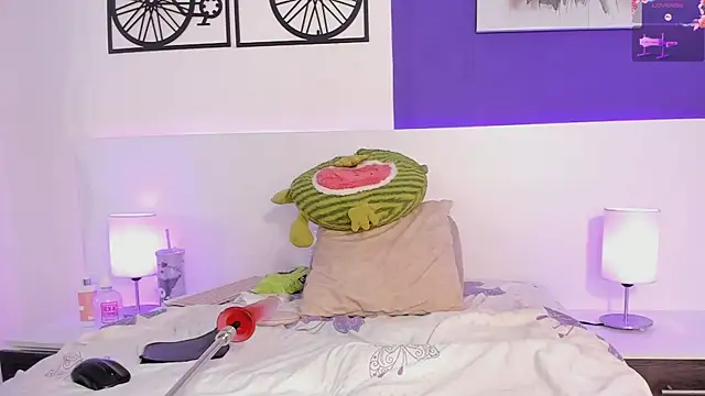 IZzyBellxX  online show from February 12, 7:48 pm