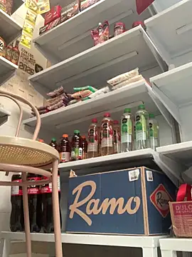 StrawberryPink  online show from March 25, 11:35 am