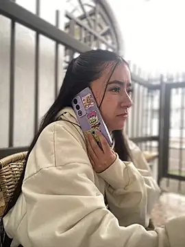 AuroraJohns Pink online show from February 1, 8:40 pm