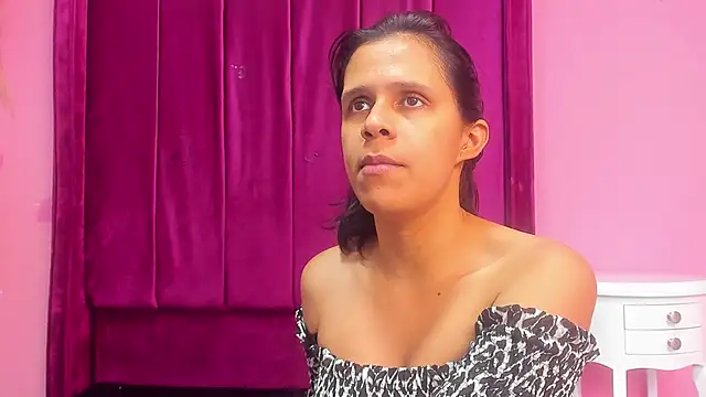 mitzukywinteer online show from April 10, 8:04 pm