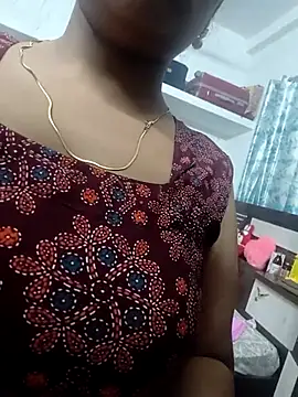 Hot-Tinaa online show from April 12, 4:32 pm