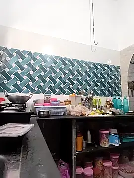 Hot-Tinaa online show from March 10, 6:39 am